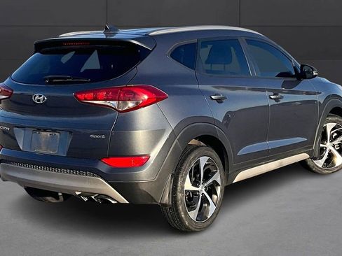 Used 2018 Hyundai Tucson Sport image 2