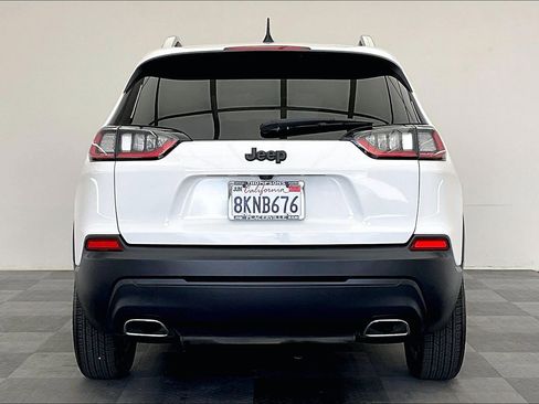 Used 2019 Jeep Cherokee Latitude w/ Popular Appearance Group AWD/4WD image 3