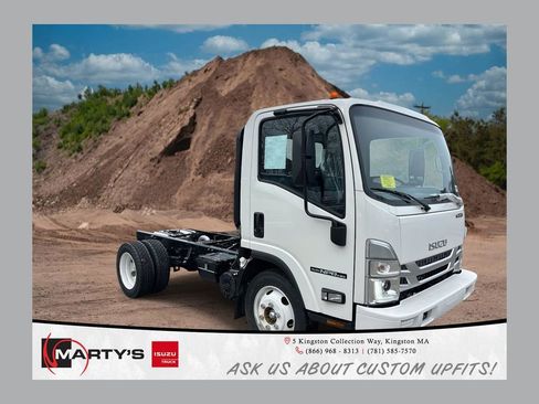 New 2026 Isuzu NPR image 1