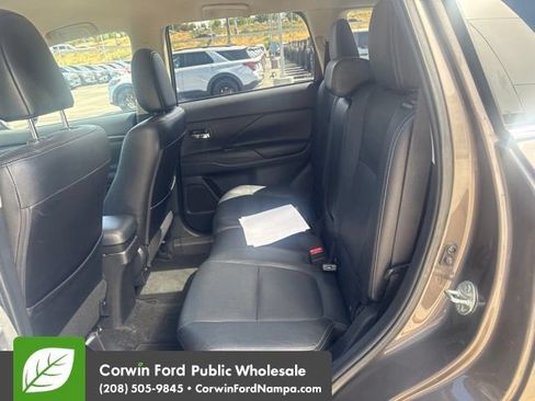 Used 2018 Mitsubishi Outlander AWD image 8