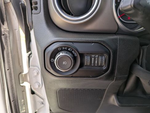 Used 2018 Jeep Wrangler Unlimited Rubicon AWD/4WD image 31