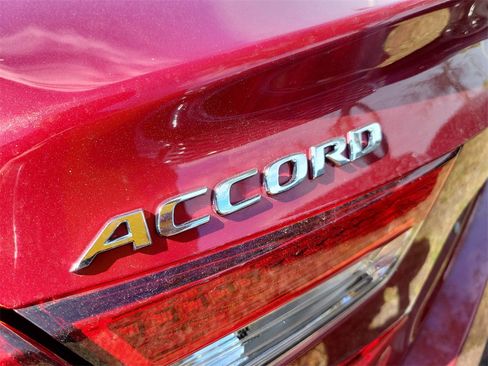 Used 2020 Honda Accord Touring image 6