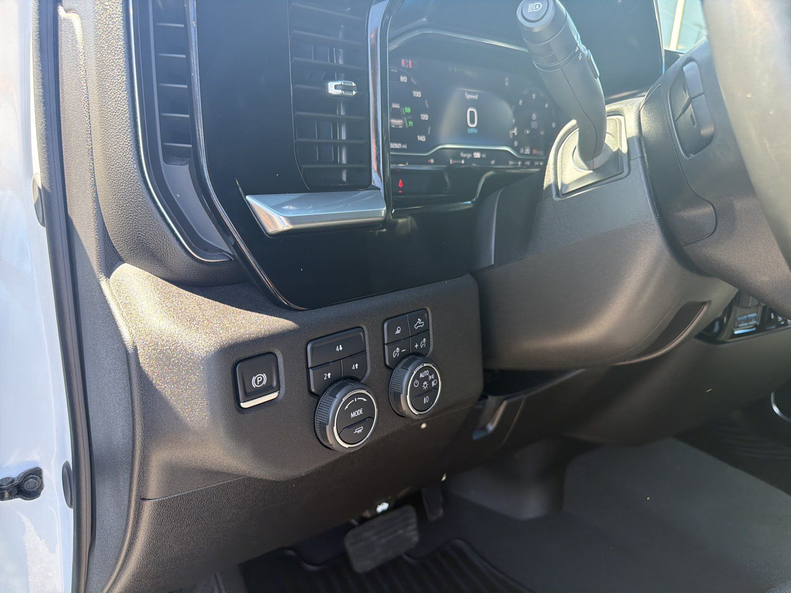Certified 2025 Chevrolet Silverado 2500 LT w/ Safety Package AWD/4WD image 13