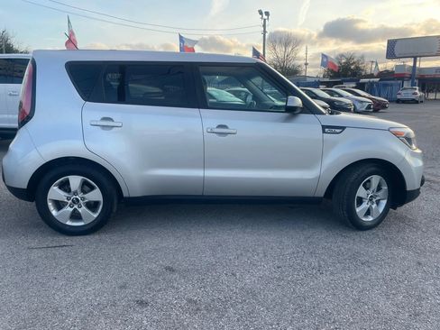 Used 2019 Kia Soul FWD image 4