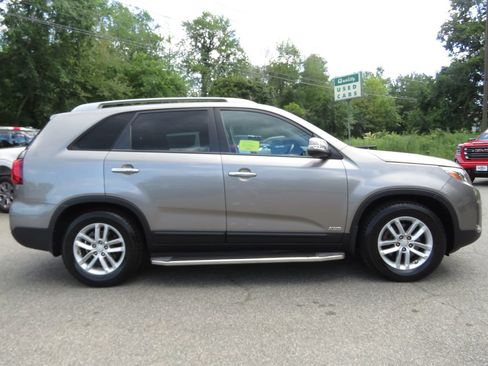 Used 2015 Kia Sorento LX AWD/4WD image 4