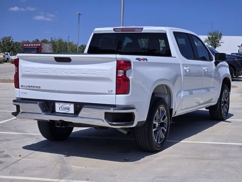 Used 2023 Chevrolet Silverado 1500 LT AWD/4WD image 8