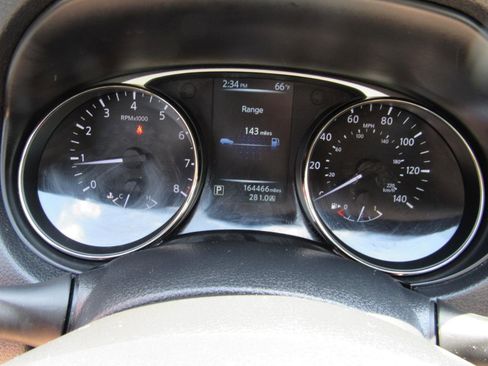 Used 2015 Nissan Rogue S AWD/4WD image 18