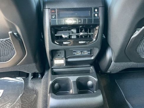 New 2024 Jeep Grand Cherokee L Laredo w/ Luxury Tech Group I image 19