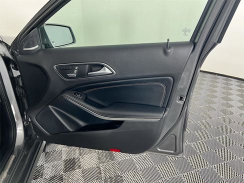 Used 2018 Mercedes-Benz GLA 250 4MATIC image 26