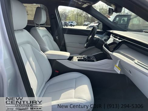 New 2026 Jeep Cherokee Limited AWD/4WD image 21