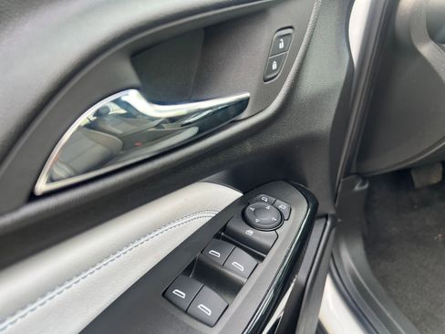 Used 2025 Chevrolet Trax LT image 20