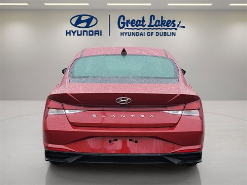 Certified 2023 Hyundai Elantra SE image 4