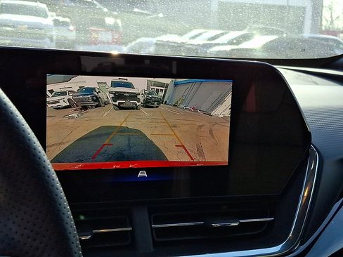 Certified 2024 Chevrolet Trax RS w/ Driver Confidence Package image 19