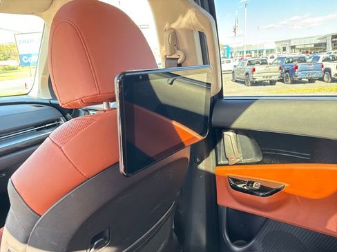 Certified 2024 Kia Carnival SX Prestige image 30