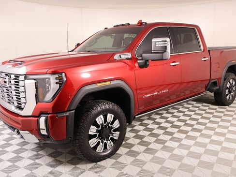 Used 2024 GMC Sierra 2500 Denali w/ Denali Reserve Package AWD/4WD image 11