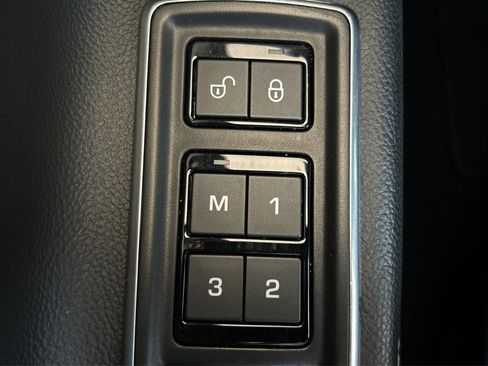 Used 2016 Jaguar XF R-Sport image 45