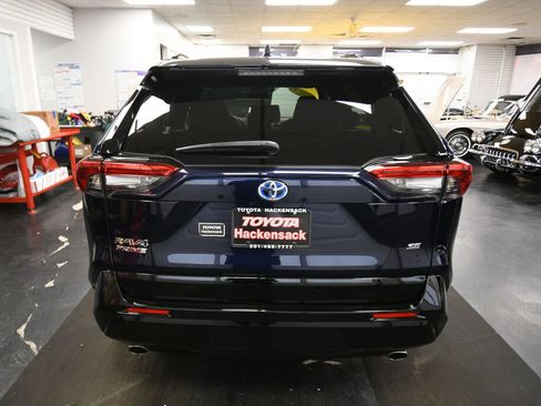 Used 2023 Toyota RAV4 SE w/ Weather & Moonroof Package AWD/4WD image 6