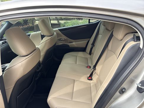 Used 2021 Lexus ES 300h w/ Premium Package FWD image 31