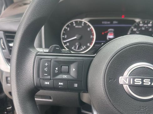 Used 2023 Nissan Rogue SV FWD image 20