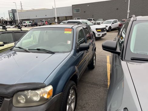 Used 2005 Ford Escape XLT image 7
