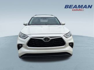 Used 2020 Toyota Highlander XLE video 2