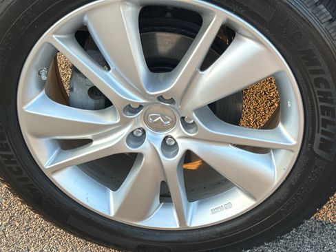 Used 2013 INFINITI FX37 AWD w/ Premium Pkg image 9