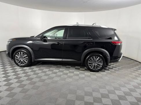 Certified 2025 Nissan Pathfinder SL w/ SL Premium Package FWD image 21