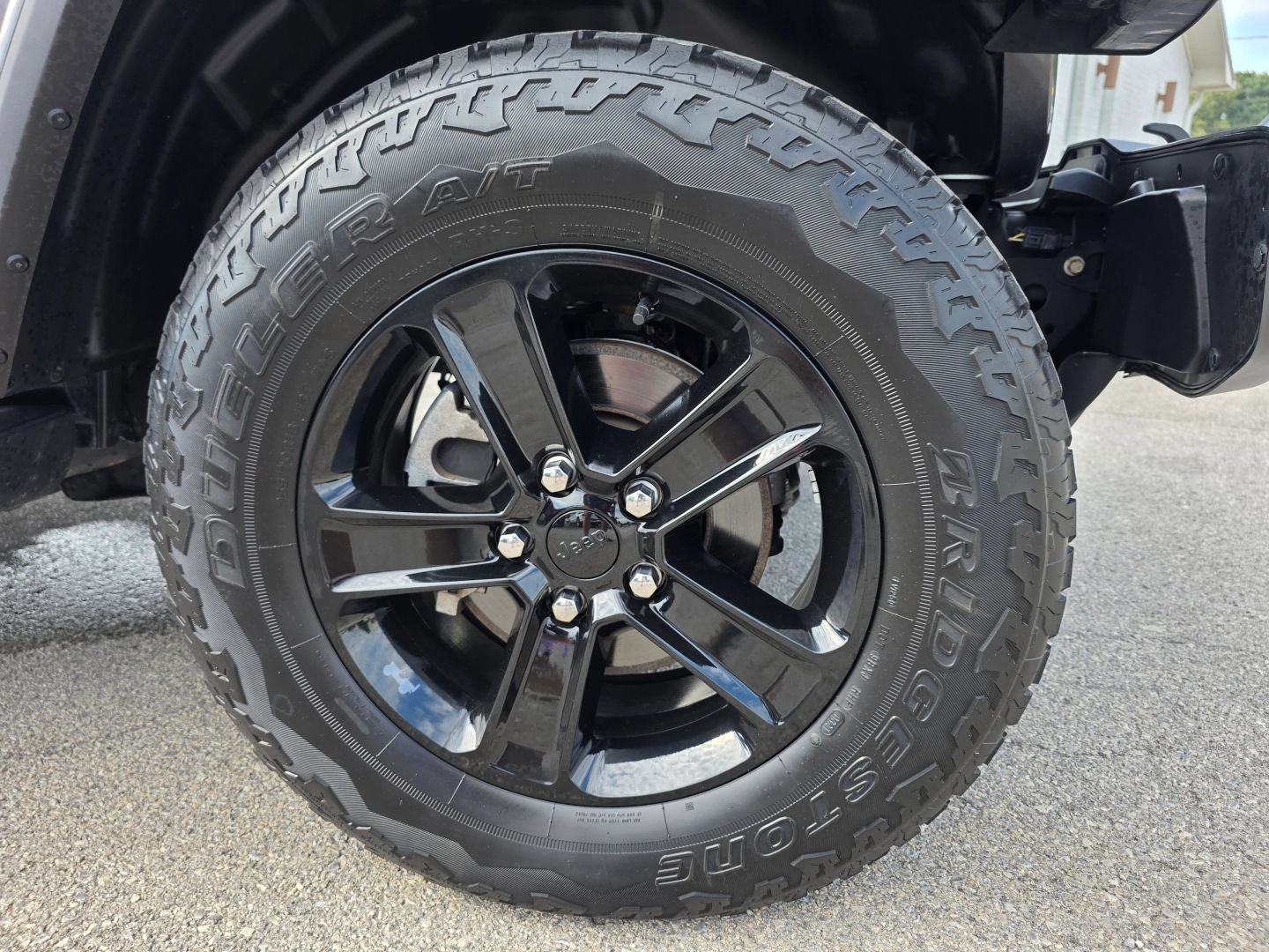 Used 2021 Jeep Wrangler Unlimited Sahara AWD/4WD image 45
