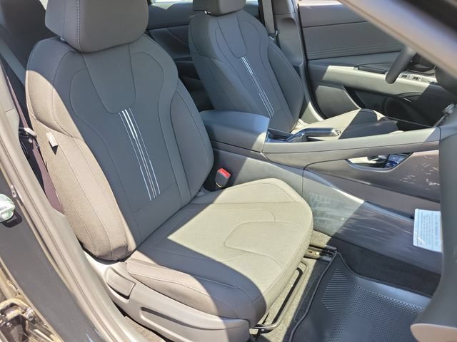 New 2026 Hyundai Elantra Sport FWD image 19