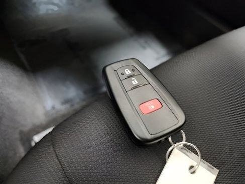 Used 2019 Toyota Corolla SE image 32