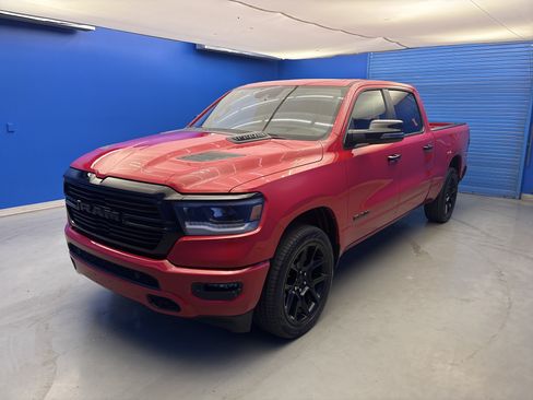 Used 2024 RAM 1500 Laramie AWD/4WD image 4
