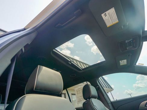 Used 2023 Chevrolet Traverse Premier w/ Redline Edition image 35