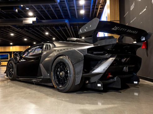 Used 2022 Lamborghini Huracan EVO RWD image 9