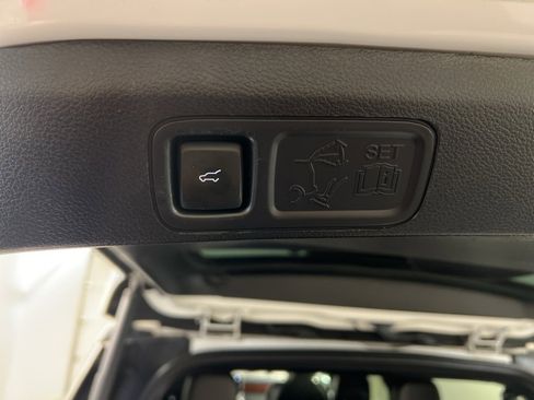 Used 2020 Lincoln Navigator L Reserve w/ Equipment Group 208A Reserve image 41