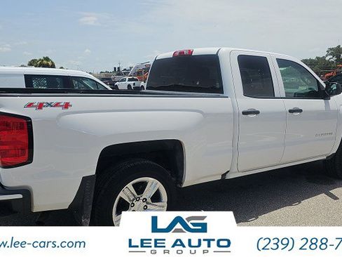 Used 2017 Chevrolet Silverado 1500 Custom w/ Custom Convenience Package AWD/4WD image 2