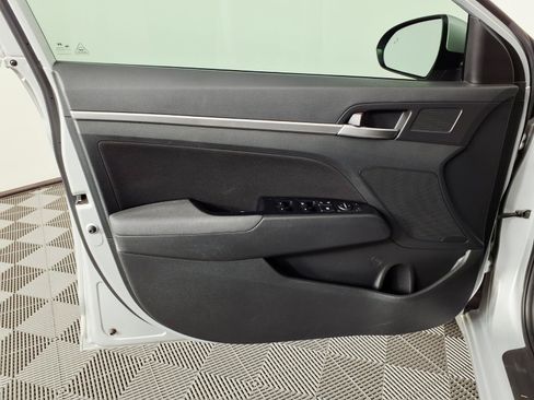 Used 2020 Hyundai Elantra Value Edition w/ Cargo Package (C1) FWD image 16