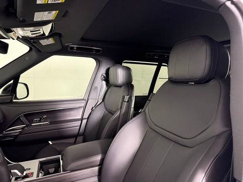 New 2025 Land Rover Range Rover SE image 7