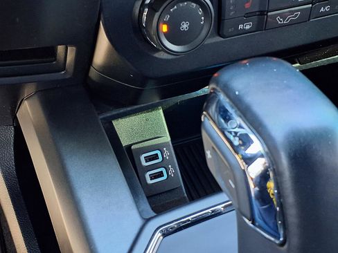 Used 2019 Ford F150 XLT w/ Equipment Group 302A Luxury AWD/4WD image 14