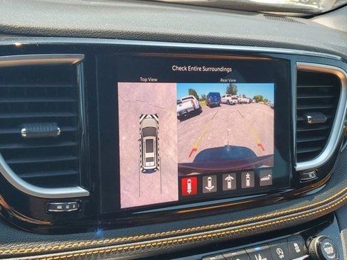 Used 2023 Chrysler Pacifica Pinnacle w/ Trailer Tow Group AWD/4WD image 29