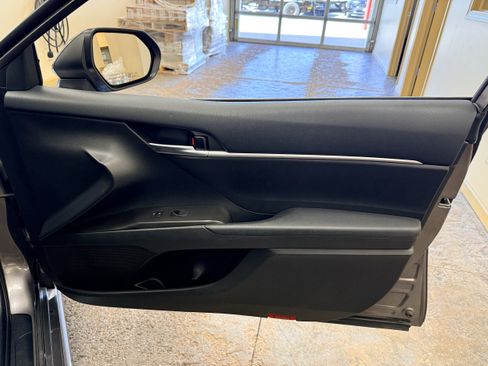 Used 2023 Toyota Camry SE FWD image 19