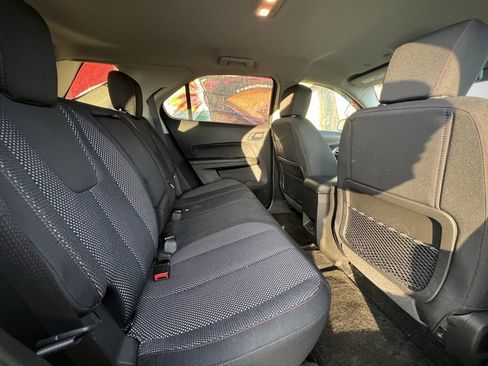 Used 2017 Chevrolet Equinox LT image 17