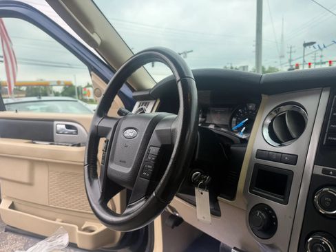 Used 2017 Ford Expedition XLT AWD/4WD image 27