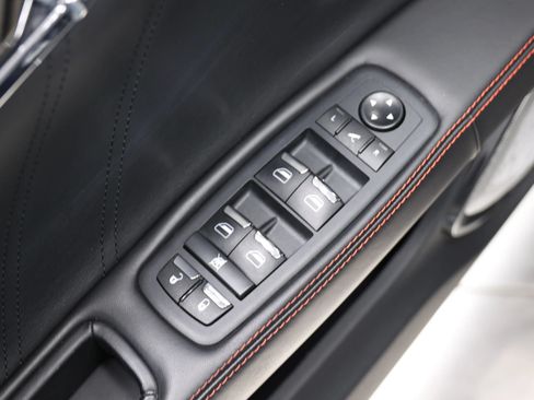 Used 2022 Maserati Quattroporte Trofeo RWD image 11
