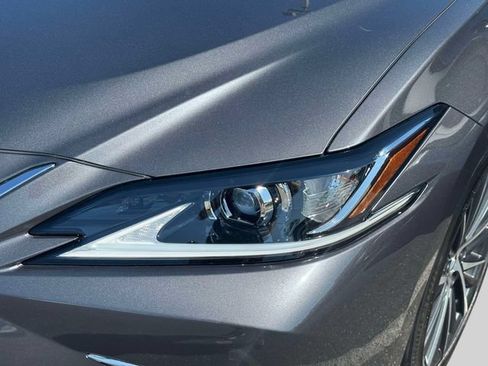 Used 2023 Lexus ES 350 w/ Premium Package FWD image 11