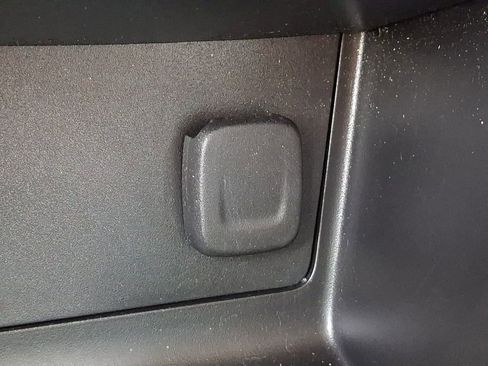 Used 2018 Chevrolet Colorado Z71 AWD/4WD image 25