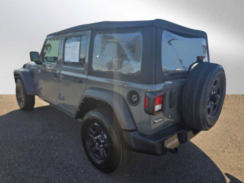 Used 2022 Jeep Wrangler Unlimited Sport image 5