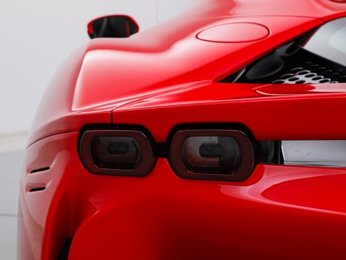 Certified 2025 Ferrari SF90 Spider AWD/4WD image 21
