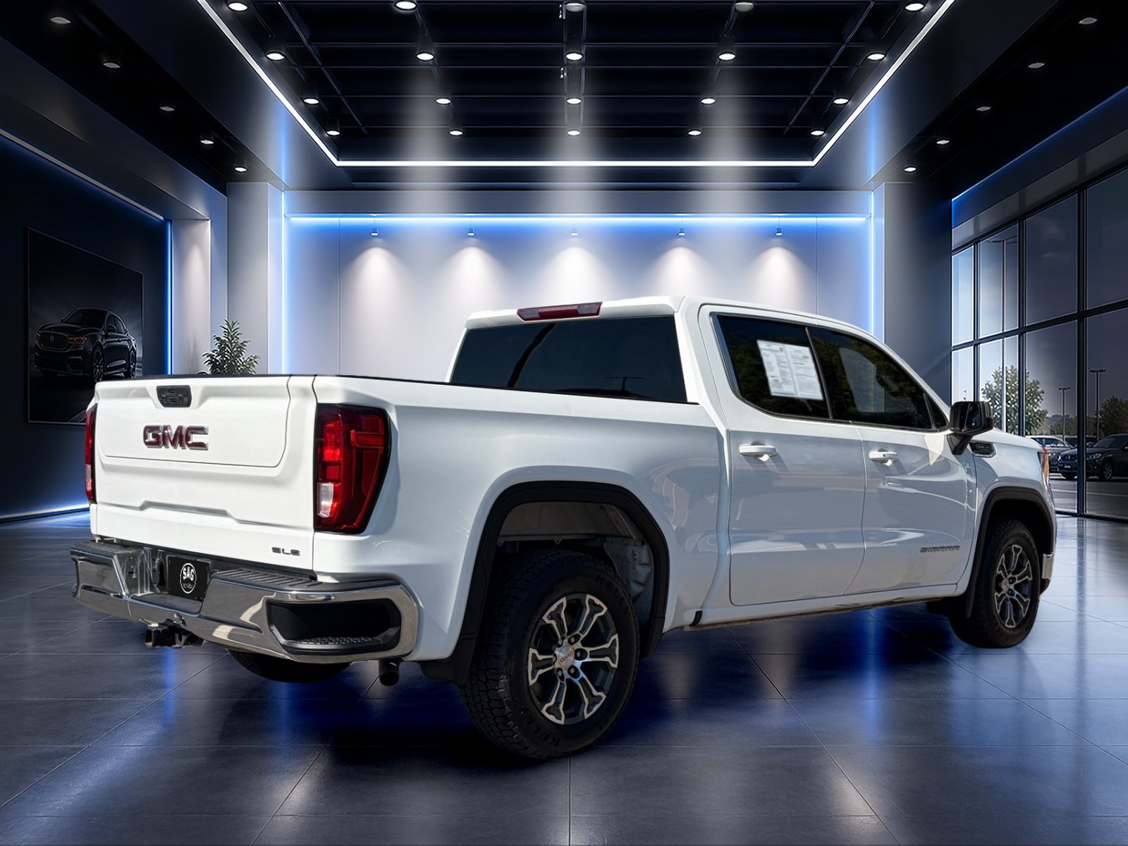 Used 2022 GMC Sierra 1500 SLE AWD/4WD image 4