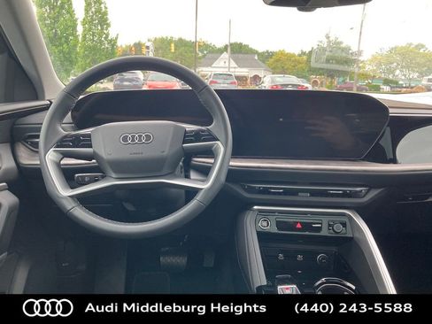 Used 2025 Audi Q5 Premium Plus w/ Premium Plus image 32