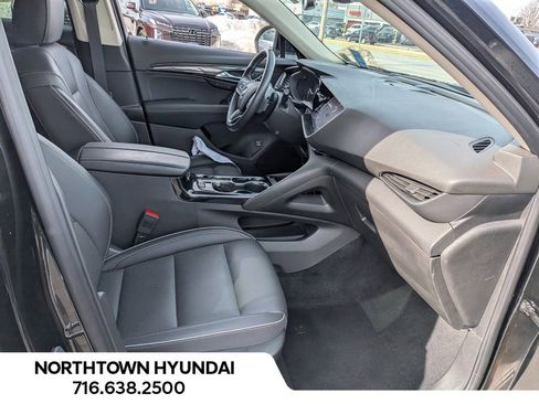 Used 2023 Buick Envision Essence image 37